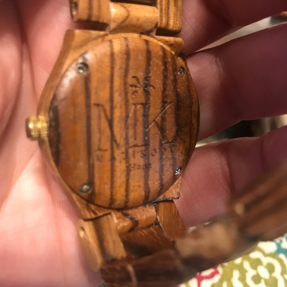 Watch - Picture 4 of 9